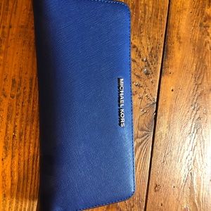 Michael Kors Wristlet Wallet